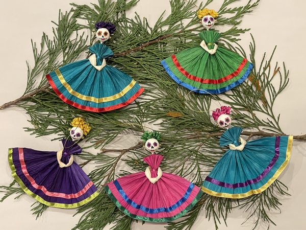 Mexican Corn Husk Catrina Ornament | Catrinas