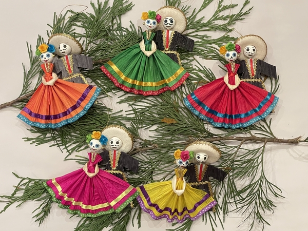 Mexican Corn Husk Catrina and Catrin Ornament | Corn Husk Christmas Ornaments