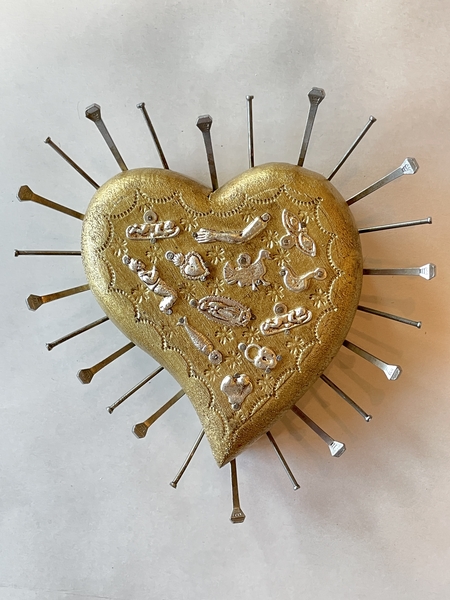 Sacred Heart with Nails, Gold | Milagro Woodcarvings